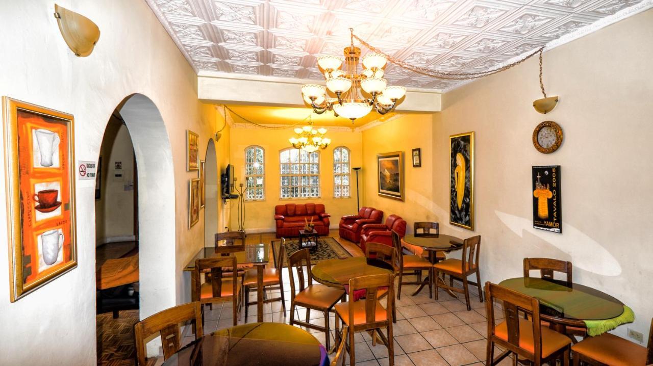 The Yellow House Quito Bagian luar foto