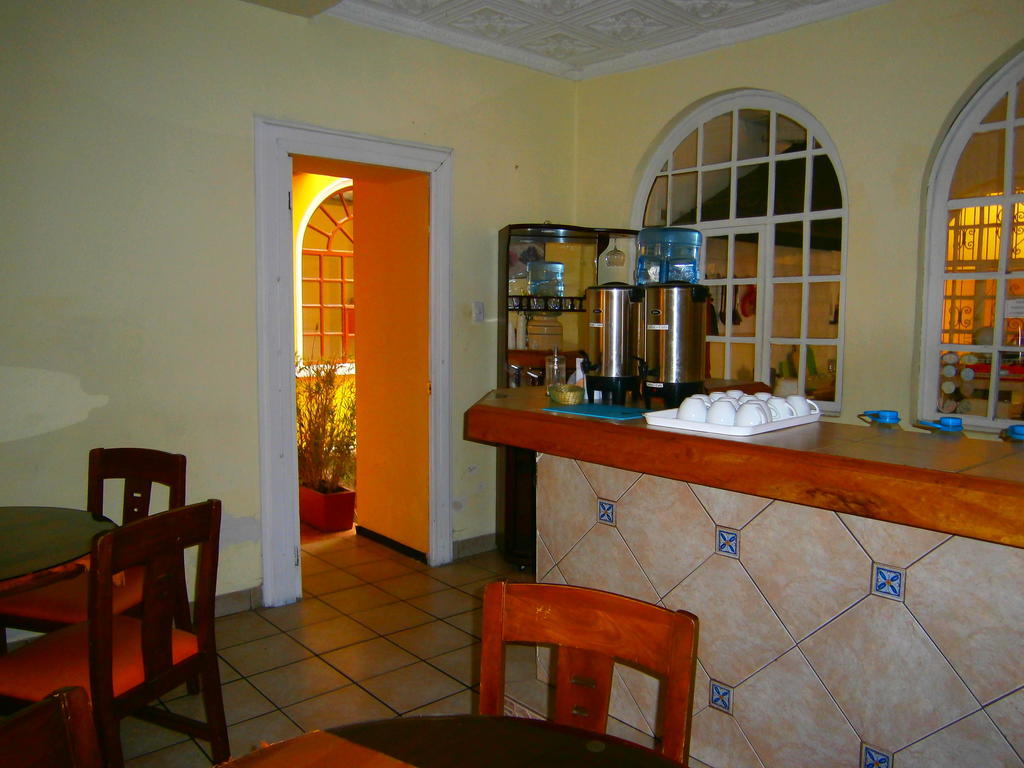 The Yellow House Quito Bagian luar foto