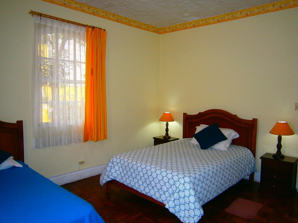 The Yellow House Hotel Quito Ruang foto